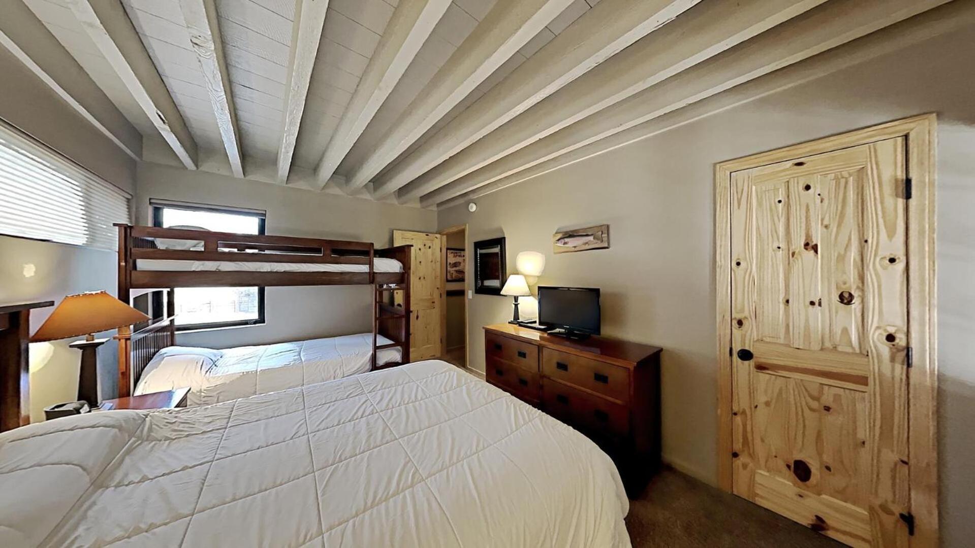 Remodeled 4 Bedroom Perfect For Families *